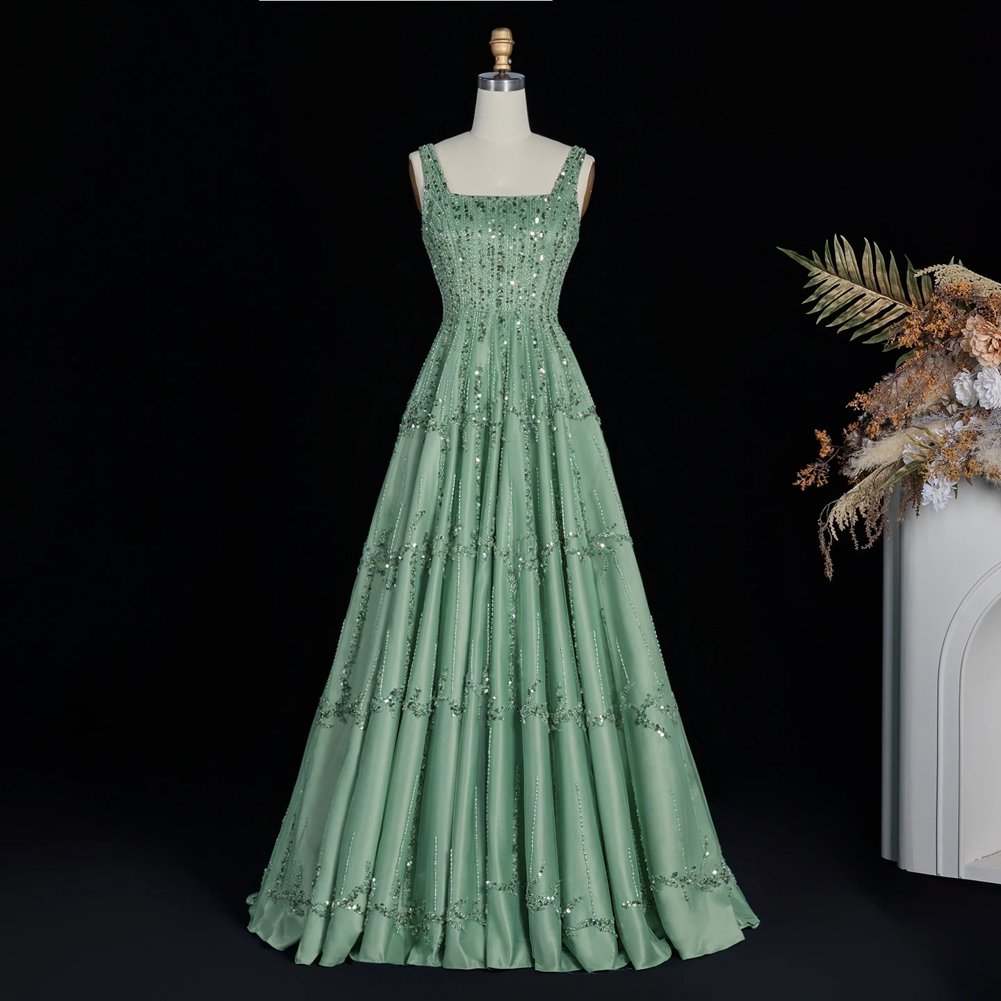 Sharon Said Luxuriöses, perlenbesetztes, grünes, elegantes Abendkleid im Spaghetti-Stil für die Hochzeitsfeier der Frauen in Dubai 2026, SS225, maßgeschneidert. – Detail 4