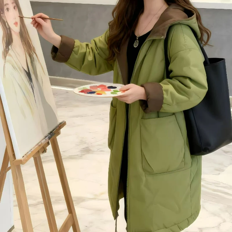 

Повседневная свободная женская куртка средней длины с капюшоном и хлопковой подкладкой в стиле ретро, зима 2026, новая утолщенная верхняя одежда на пуху с хлопковой подкладкой