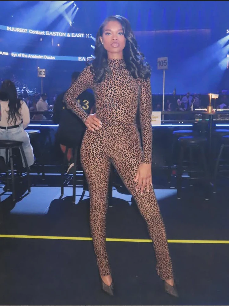 غريب سنور مثير ليوبارد شبكة بذلة المرأة مثير محب البريدي تمتد منتصف الليل تجريب كلوبوير الخريف اللياقة البدنية الشارع وزرة