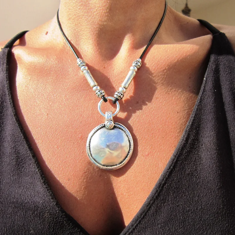 

Bohemian Style Vintage Beaded Exaggerated Disc Silver Color Metal Pendant Necklaces for Women Ethnic Style Leather Cord Jewelry