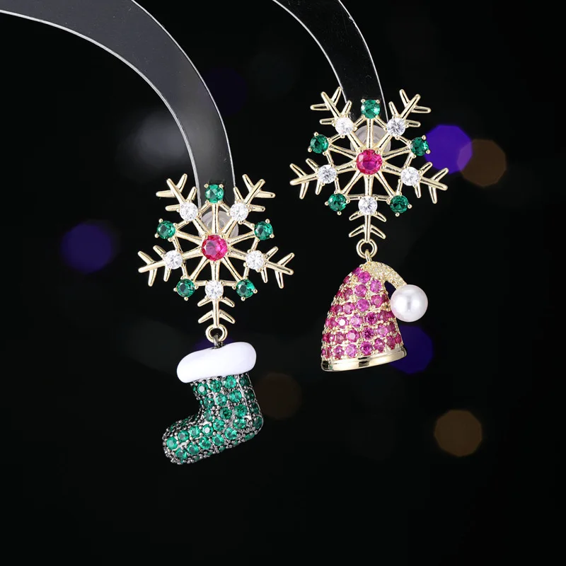 Unique European and American Christmas snowflake boots and hat earrings, S925 silver needle holiday atmosphere new accessories