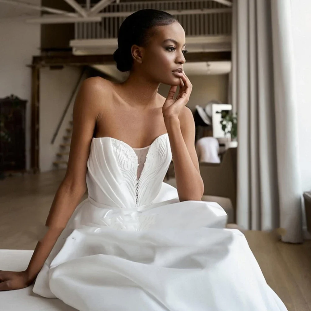 Flavinke personnalisé charmant doux coeur blanc a-ligne Satin robe de mariée drapé sur l'épaule sans manches robes de mariée 2025