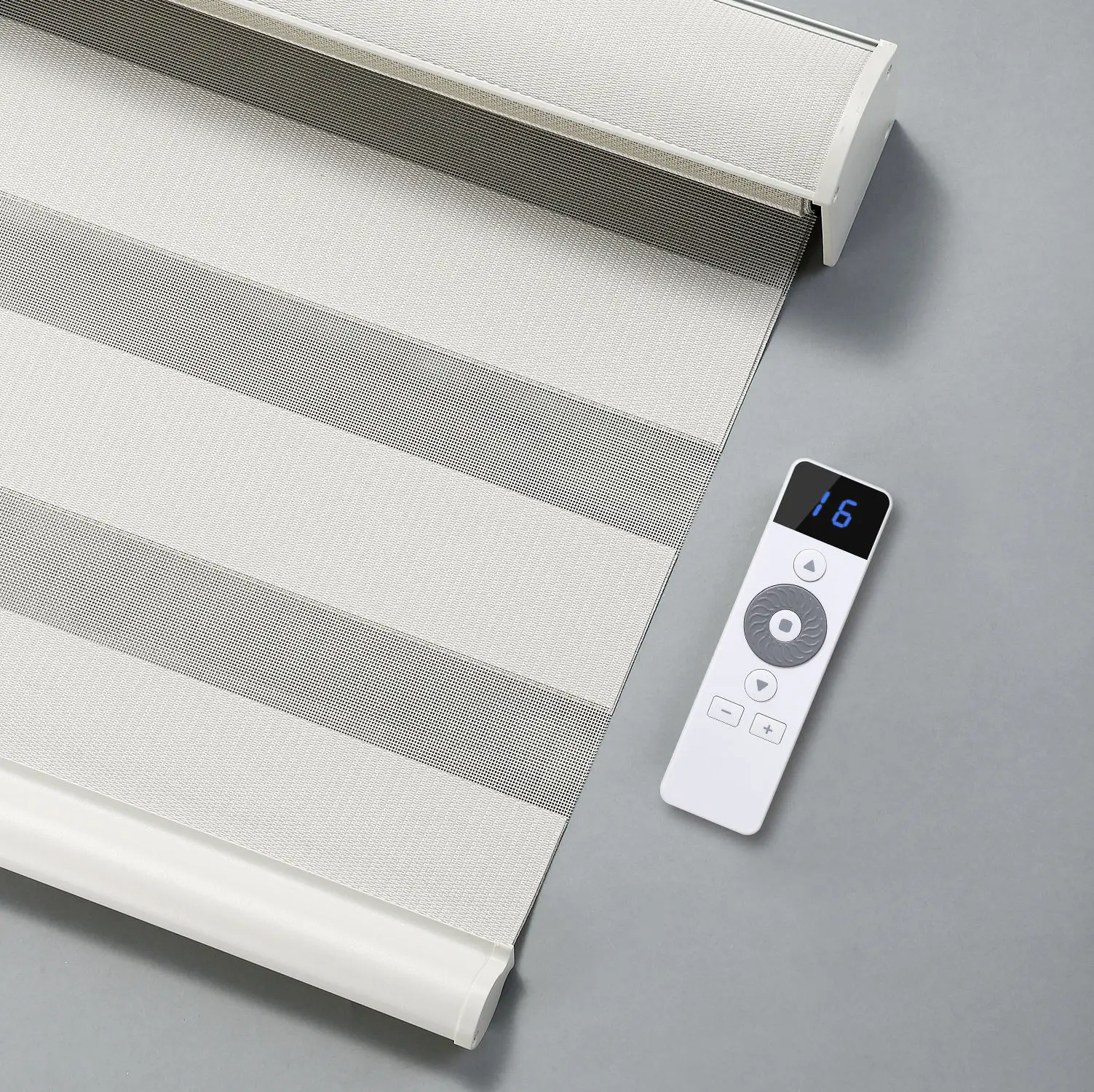 2026 Hot Sell Smart Connection Semi Blackout Full Blackout Fabric Heat Insulation  Zebra Roller Blinds For living room