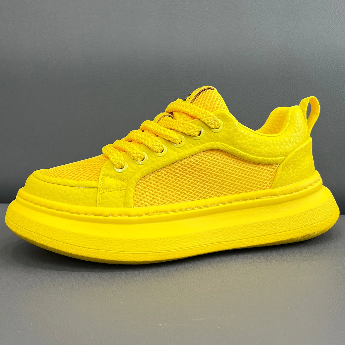 

Fashion and Comfortable Anti Slip Rubber Sole Sneakers 2026 Autumn New Mens Casual Shoes Outdoor Thick Breathable Men's Footwear