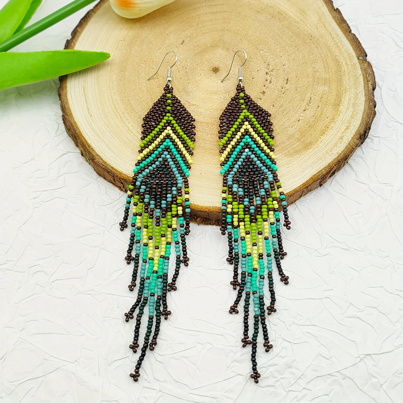 

Серьги из рисовых бусин Геометрия Стрела Градиент цвета Ручное плетение Кисточки Богемия Сплав Женская мода Простые серьги из бисера