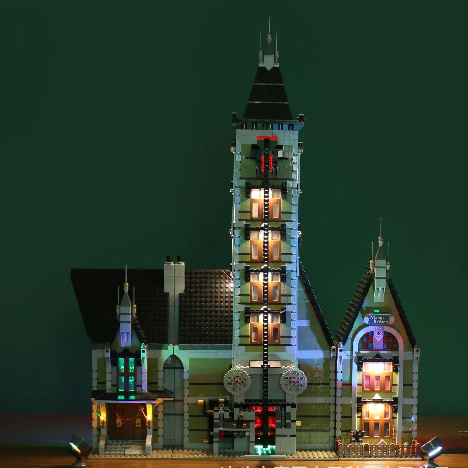 บล็อกตัวต่อ 10273 ชุดไฟที่ใช้ร่วมกับเลโก้ได้ บ้านผีสิง ของเล่นตัวต่อ DIY แบบมีไฟ (ไม่รวมตัวต่อแบบโมเดล)