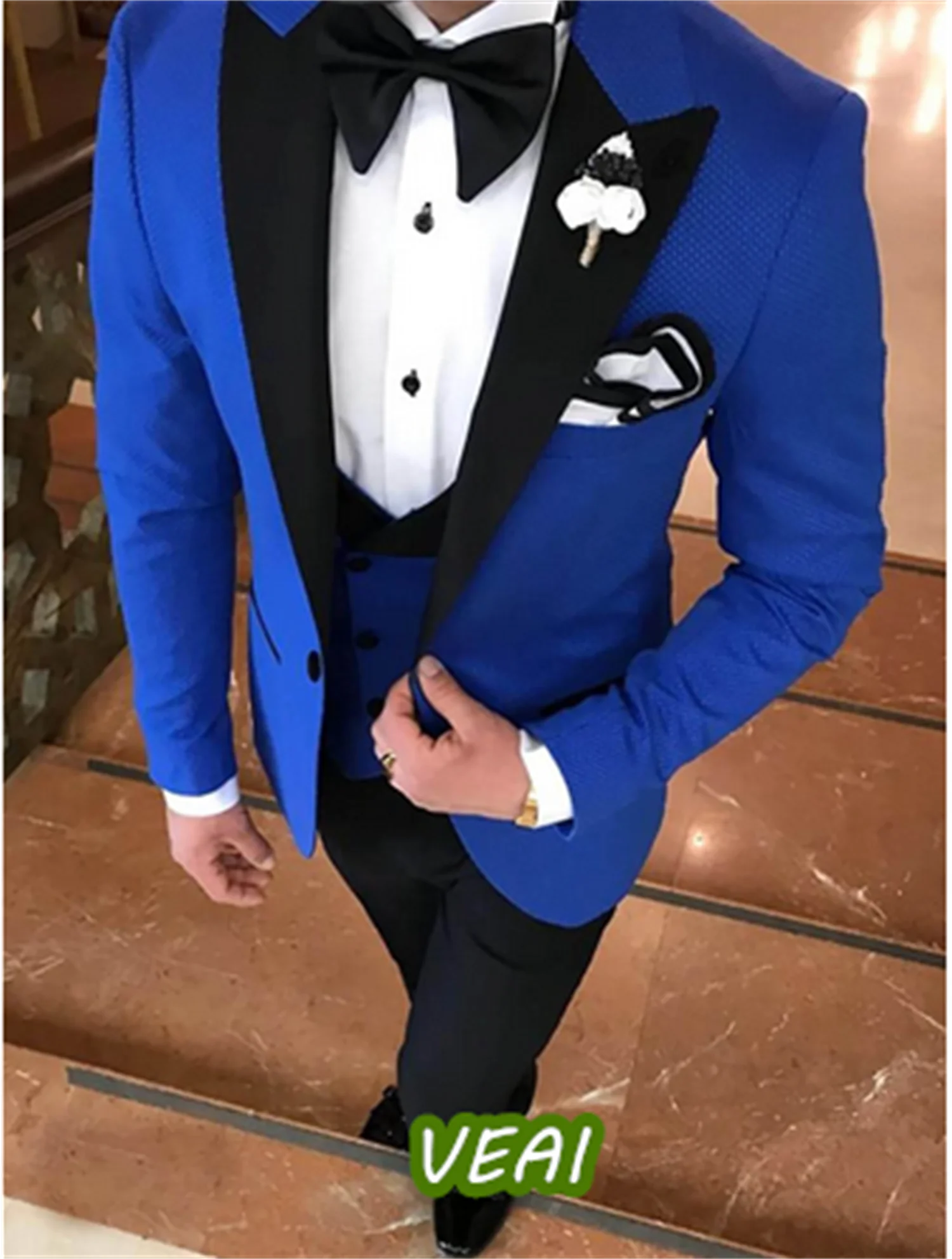 

CustomizedMen's Suit Leisure Blue Suit 3 Pieces Double-breasted Vest Lapel Tuxedos Groomsme For Wedding ,Party (Blazer+Vest+Pant