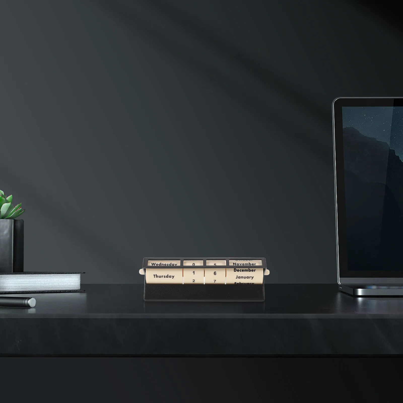 

Rotating Perpetual Calendar Manual Rotary Desk Calendar For Office Reception Tabletop Decorative Metal Date Management