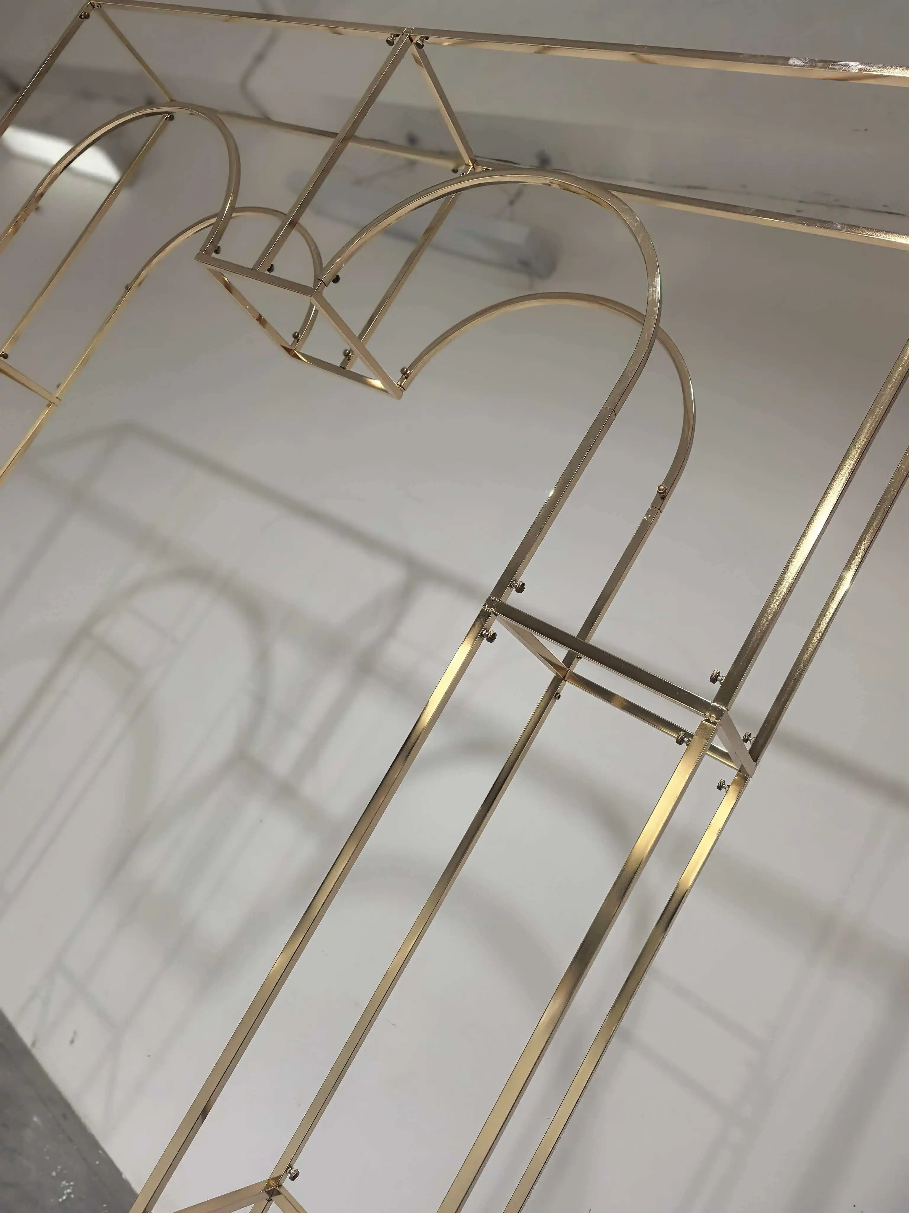 1 Stück Hochzeits-Party-Zubehör Goldener Blumen-Hintergrund Metall-Liebesbogen Bühnenhintergrund-Gestell – Detail 11