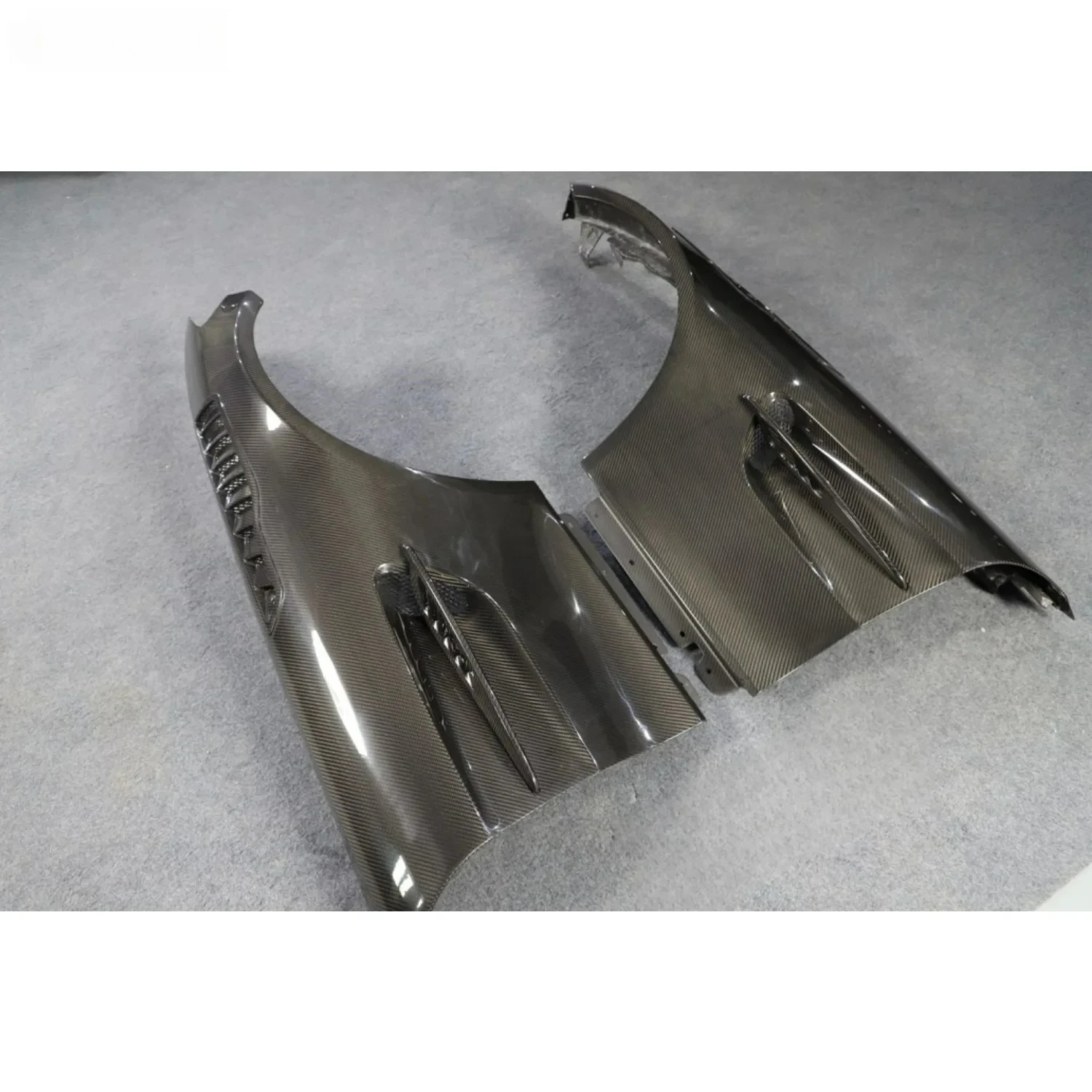 

GT/GTS/GTR PRO-Fit Premium Dry Carbon Automotive Fenders