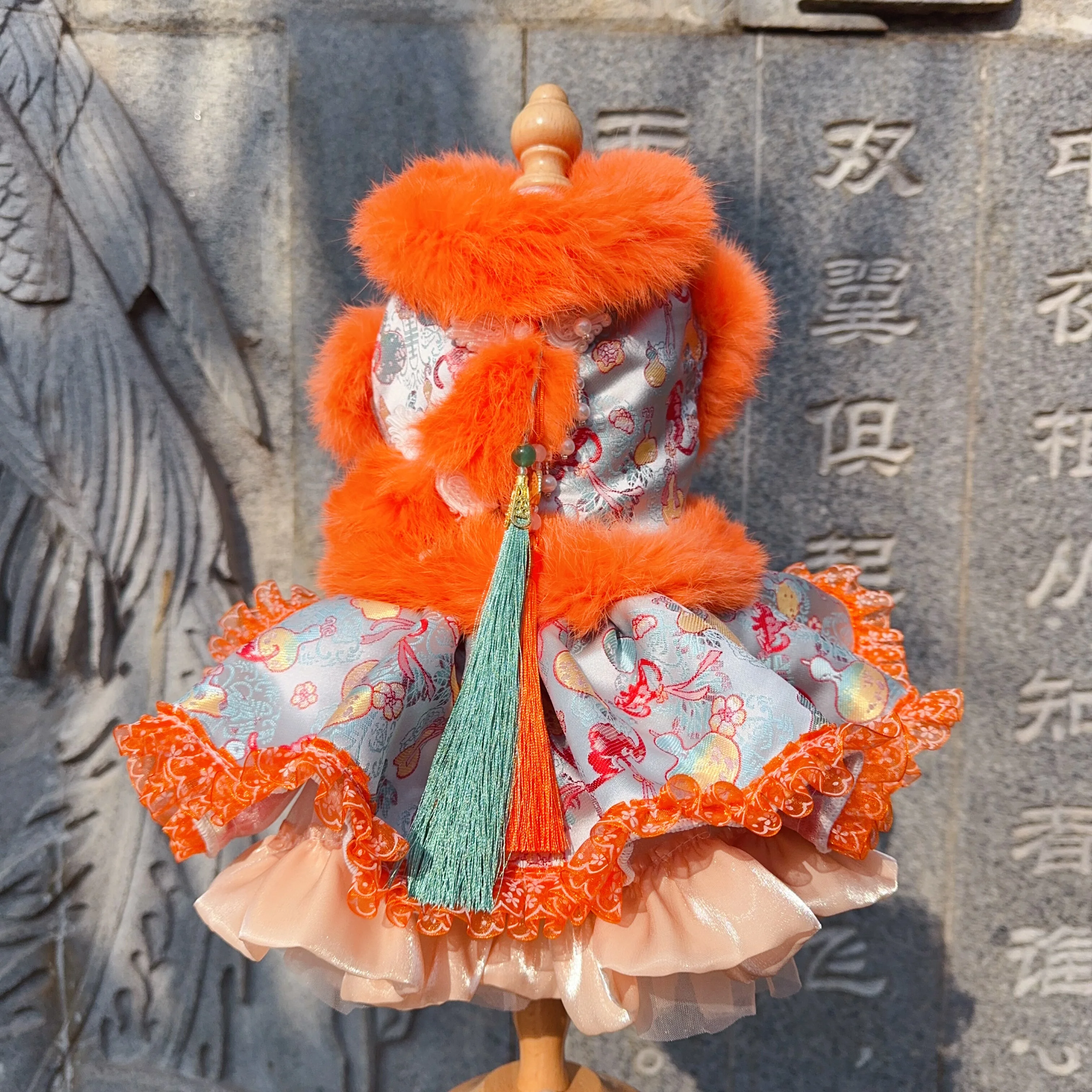 

Новая роскошная одежда для собак в китайском стиле, тонкое хлопковое плюшевое платье Cheongsam ручной работы с вышивкой, пальто для маленьких и средних собак, пудель