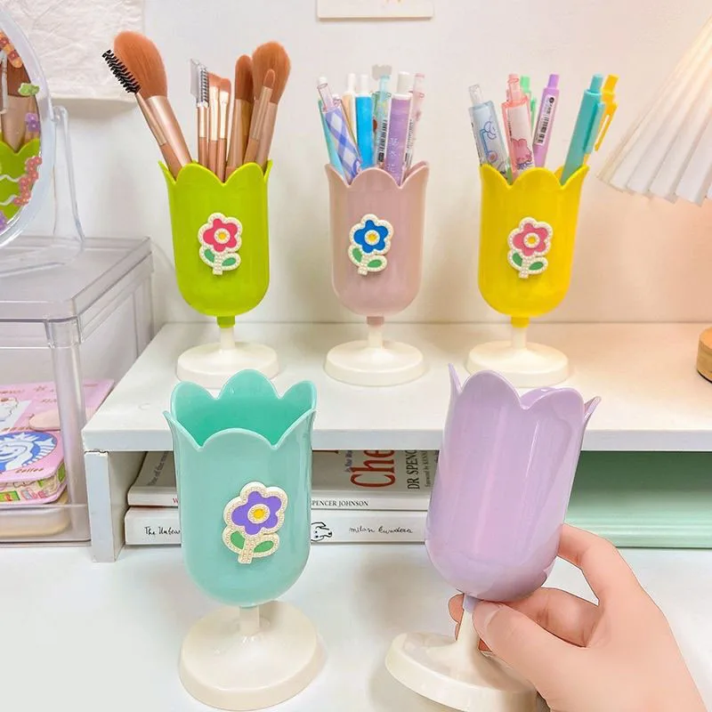 Decorazione di fiori di plastica tazza di matita creativa Tulip Pencil Organizer Organizer da scrivania porta pennelli per trucco ornamento per la