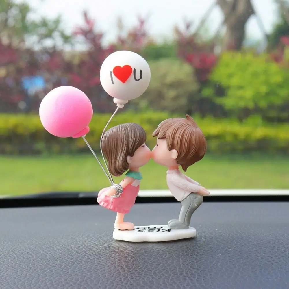 

Home Decor Car Ornaments Resin Creative Cartoon Couples Model Toys Cute Cartoon Kiss Balloon Action Figure Men and Women