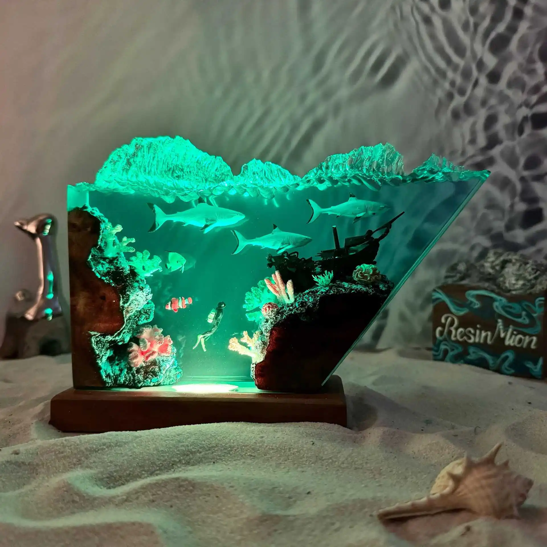 6X4 Inches Micro-divers and Shark Epoxy Resin Lamp Ornaments for Home Art Decoration Exquisite Gifts