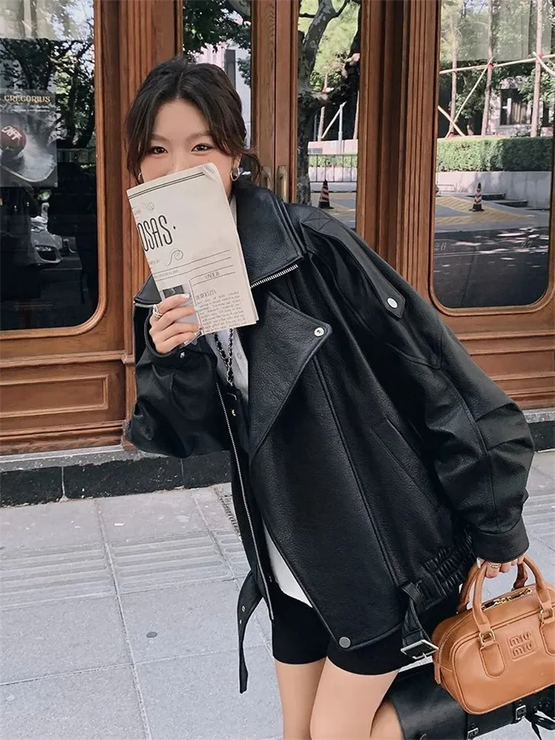 

Черная кожаная куртка Мотоциклетный костюм Женский короткий стиль 2025Осенний новый стиль Американский ретро в этом году популярная куртка из искусственной кожи