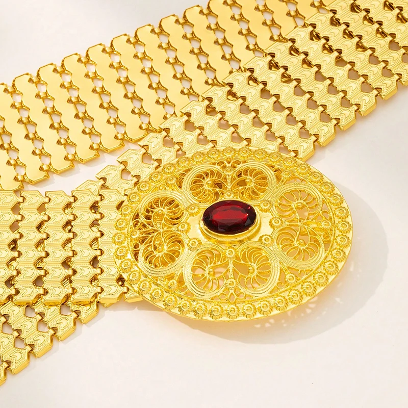 Gold Zinc Alloy Snake Scale Belt Hollow Pattern Red Gemstone Inlaid Fashion Accessory Oval Design