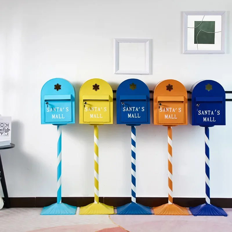 

European American wrought iron retro mailbox outdoor decoration ornament props handicrafts Christmas decoration