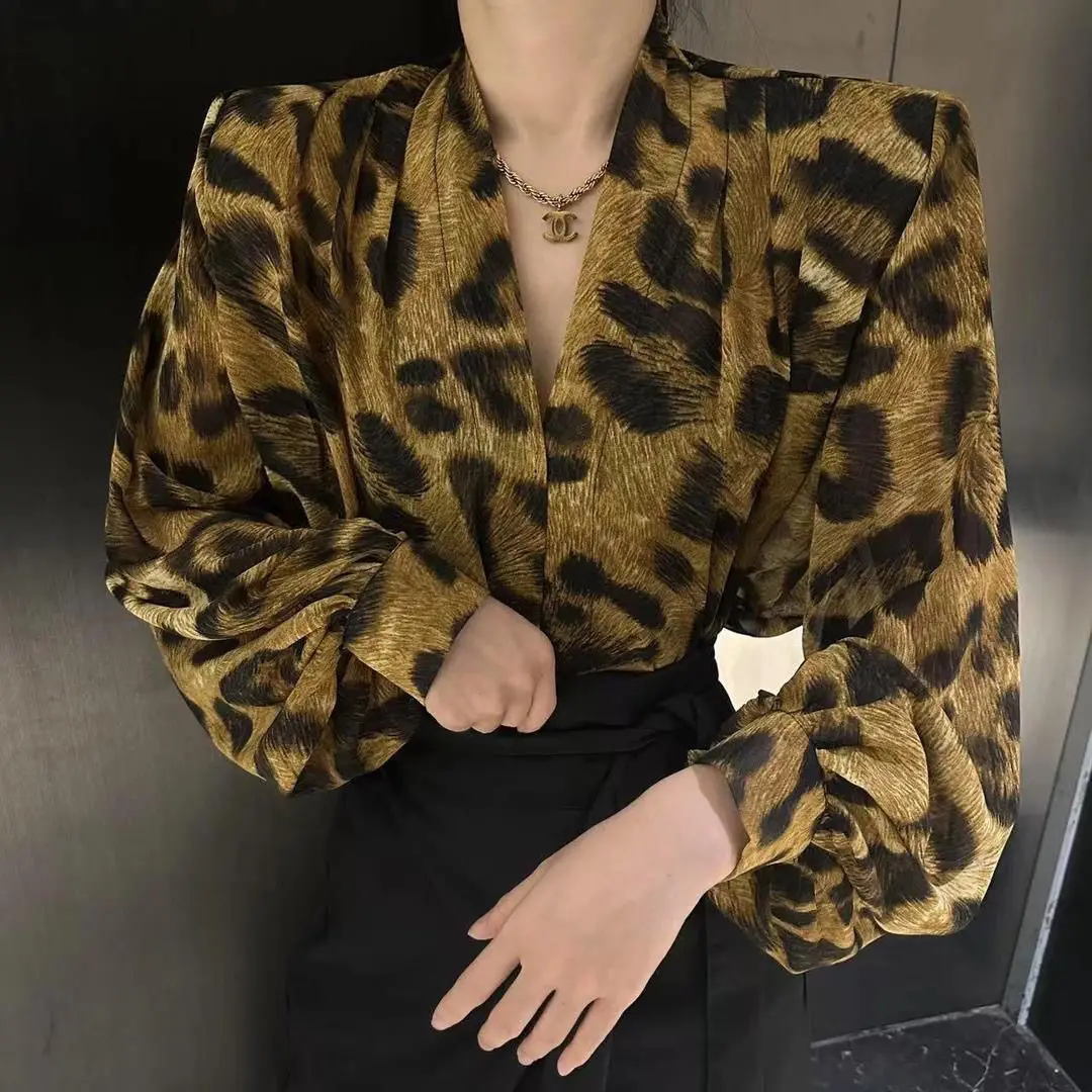 

Ladies Vintage Leopard V-neck Shirts Autumn Temperament Geometric Chiffon Lantern Sleeve Blouse Women Clothes Trend Top Tee