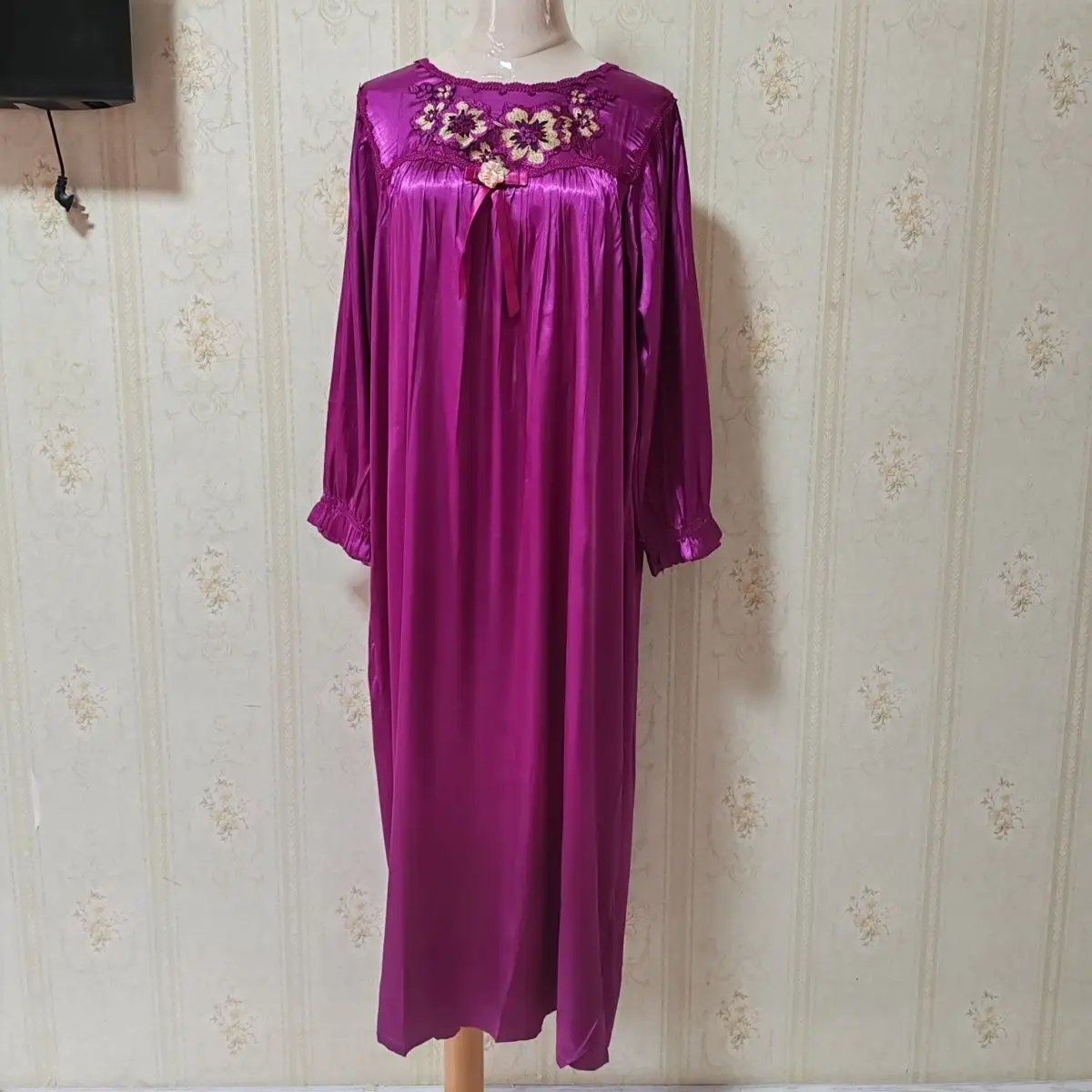 

60-85kg Glossy Women Satin Long Dress Loose Pajamas Maxi Dress Pullover Elegant Dresses Sleeping Wear