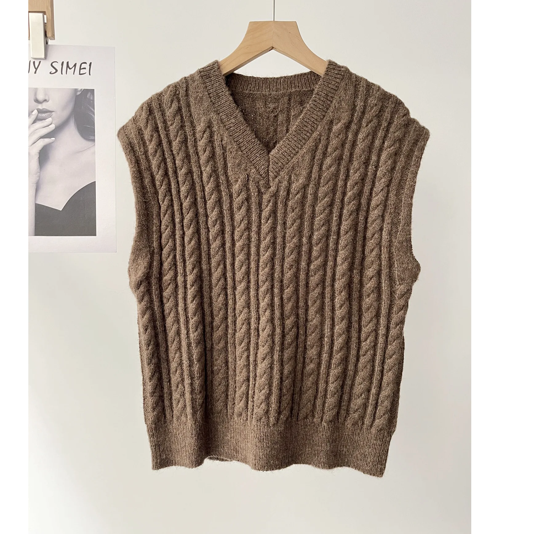

Women's fashionable stacked twisted twist wool V-neck knitted vest autumn and winter 16a-2055