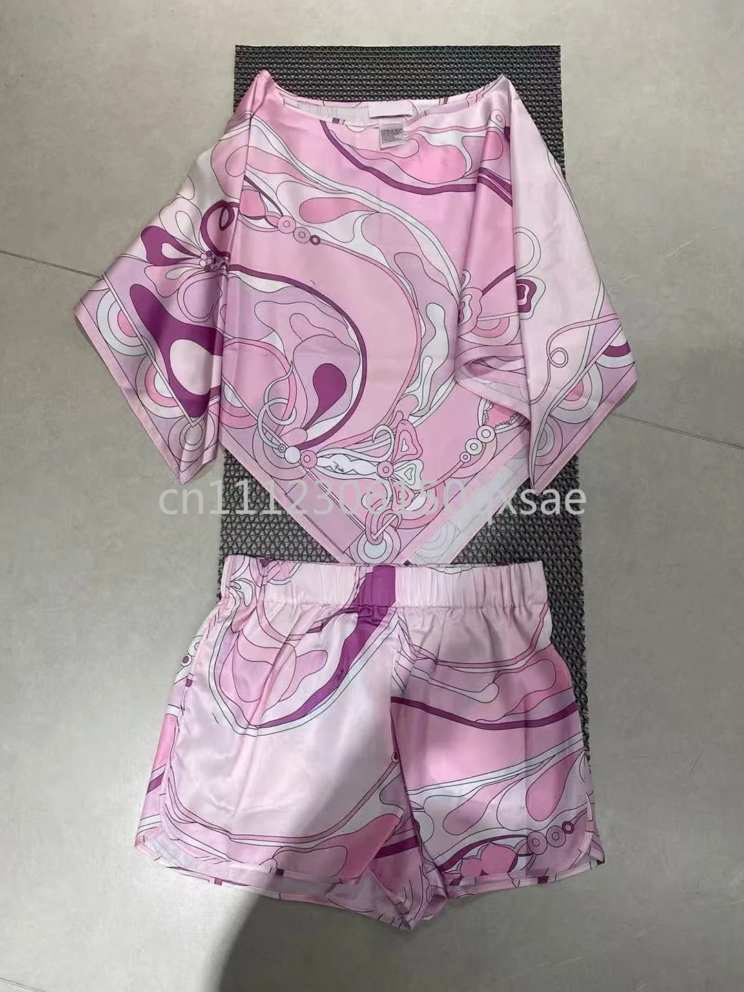 Classic Design Women's Shorts Sets with Designer Signature Letter Logo Luxury Brand Women's Loose Cloaks Top Sets view 4