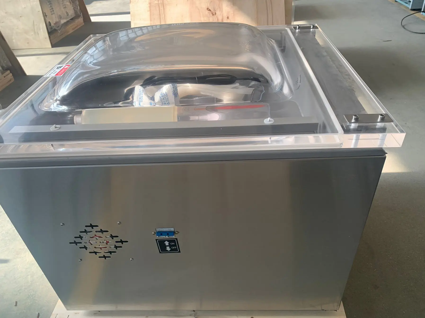 آلة ختم الفراغ الصناعية المصنوعة من الفولاذ المقاوم للصدأ لتعبئة المواد الغذائية والمنتجات غير الغذائية للمطاعم والتقديم والاستخدام المنزلي