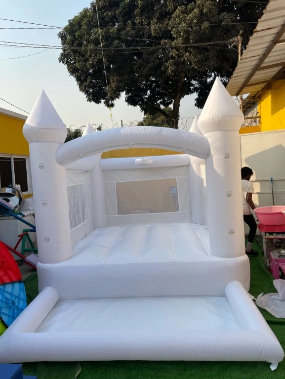 Inflatable Toys White Bounce House 3.7*2.7*2.6M Trampoline 23KG With Blower Jumping Castle Bouncy House For kids Wedding Toys