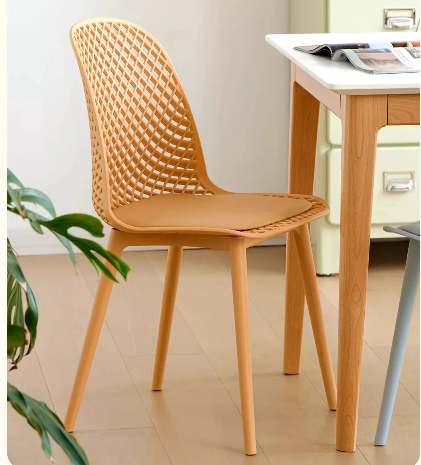 ee-Nordic Comfortable Back Dining Chair Home Simple Restaurant Plastic Dining Chairs Modern Desk Color Back Cafe Leisure Chairs