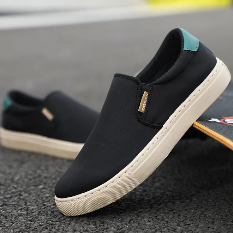 

2026 New Men Casual Shoes Lightweight Slip-on Canvas Shoes for Men Non-Slip Comfortable Walking Flat Shoes Fashion Men Sneakers