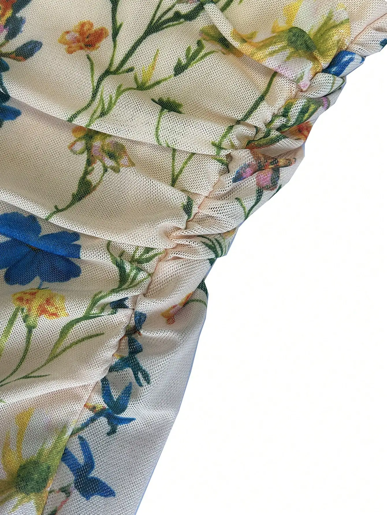 

Элегантное макси-платье с цветочным принтом, открытыми плечами, сетчатыми вставками, драпировкой, высоким разрезом и рукавами-фонариками для летнего отдыха