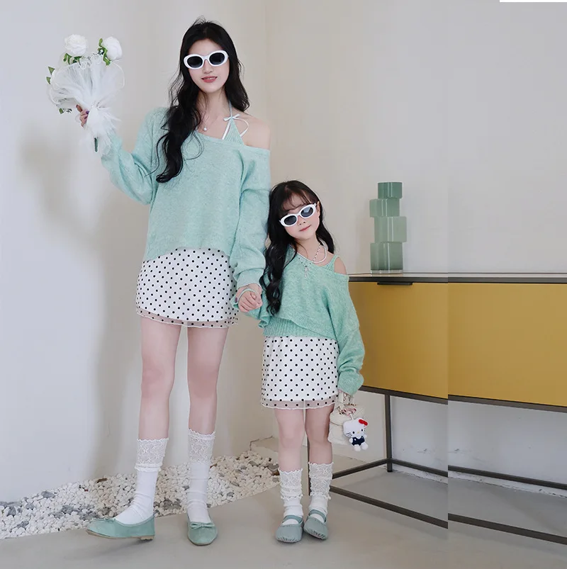 

Одежда для родителей и детей, весенне-летний комплект из двух предметов для мамы и дочки, синий свитер с вязаными горными подтяжками