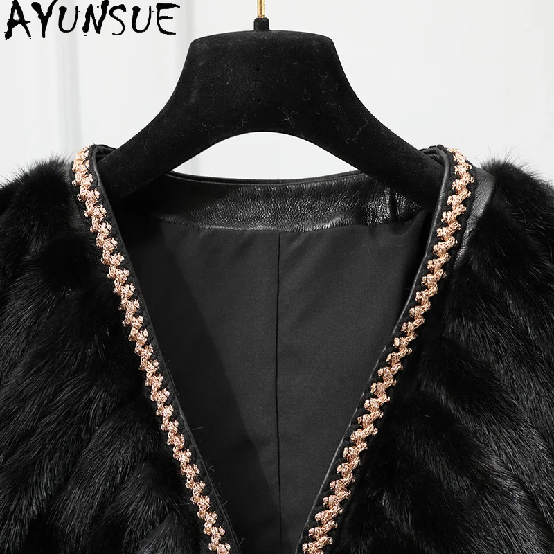 معاطف فرو المنك من AYUNSUE للنساء 2025 معطف فرو أسود معطف نسائي شتوي ملابس أنيقة للسيدات جودة عالية Pelzmantel Damen