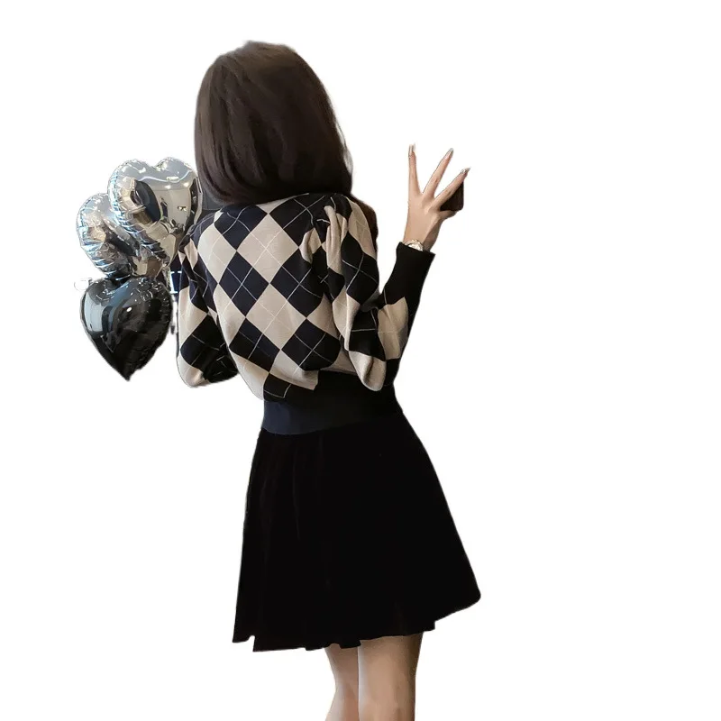 Primavera otoño nueva pequeña fragancia viento reducción de edad suéter tejido hombre pequeño + Falda plisada de tela de lana traje de moda Mujer