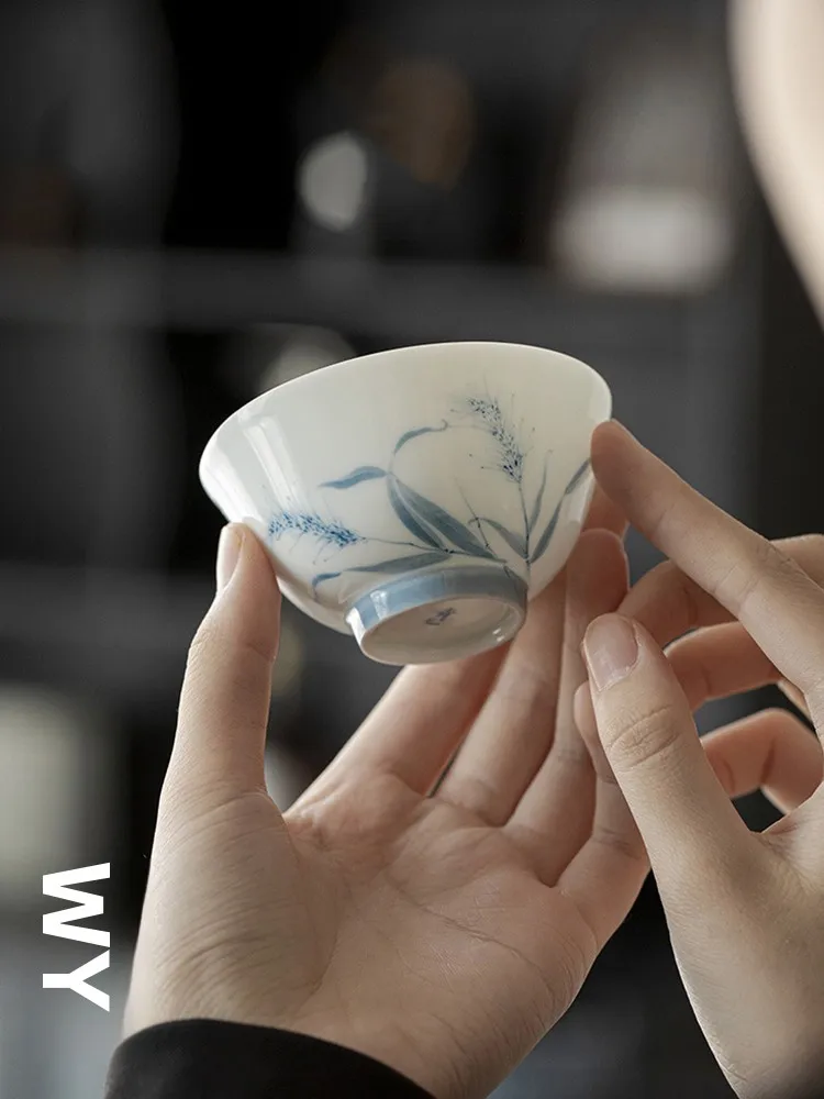 

Thin-walled Hand-painted Blue-and-white Cerc Tea Cup Chinese Sle Handmade Dog Tail Drinking Cup Gongfu Tea Set by Wuntang