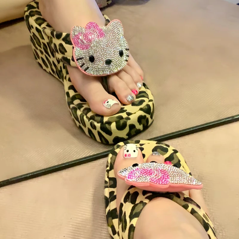 New Sanrio Hello Kitty Thick-soled Flip-flops, High-looking Leopard Print Outer Beach Shoes, Beach Flip-flops To Increase Height