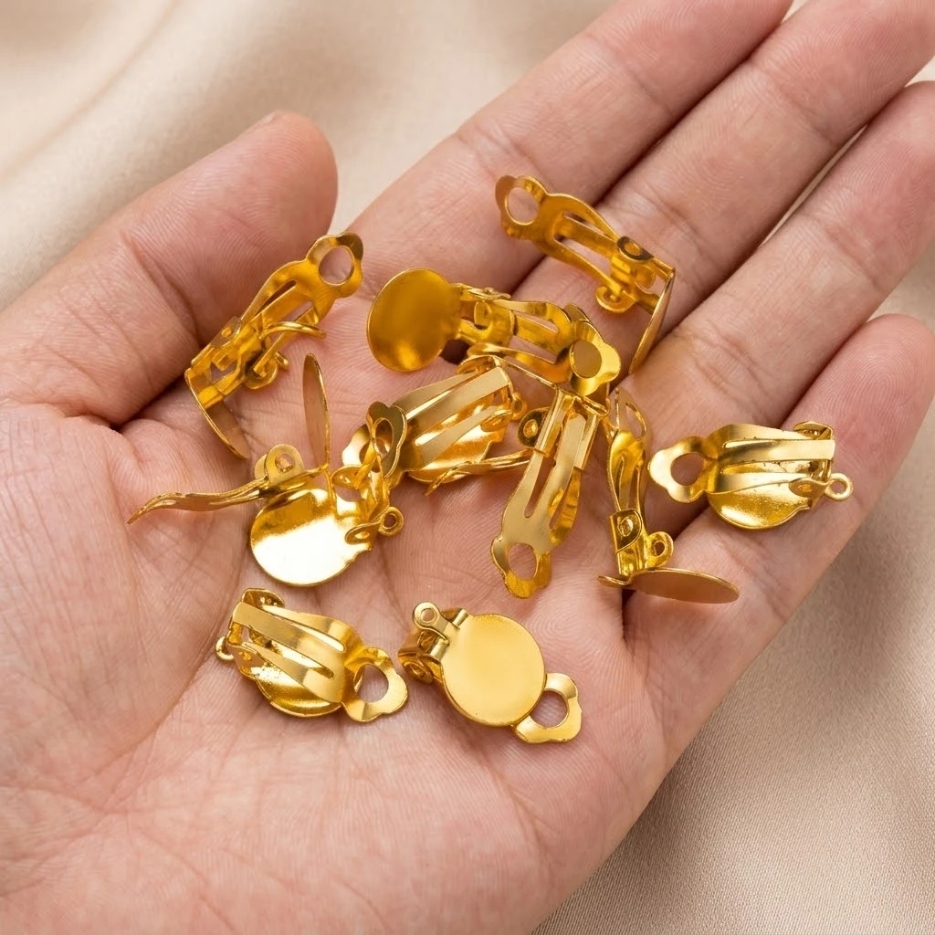 50 unidades de convertidores de pendientes de clip dorados, con base redonda y plana, para fabricación de pendientes DIY, para mujeres, hombres y niñas, para orejas sin perforar