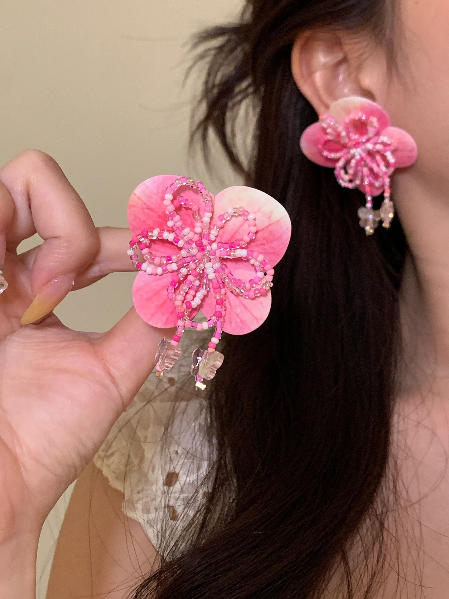 brincos-delicados-de-contas-florais-rosa-para-mulheres-estilo-ferias-na-ilha-que-realcam-o-rosto-sensacao-elegante-joia-d