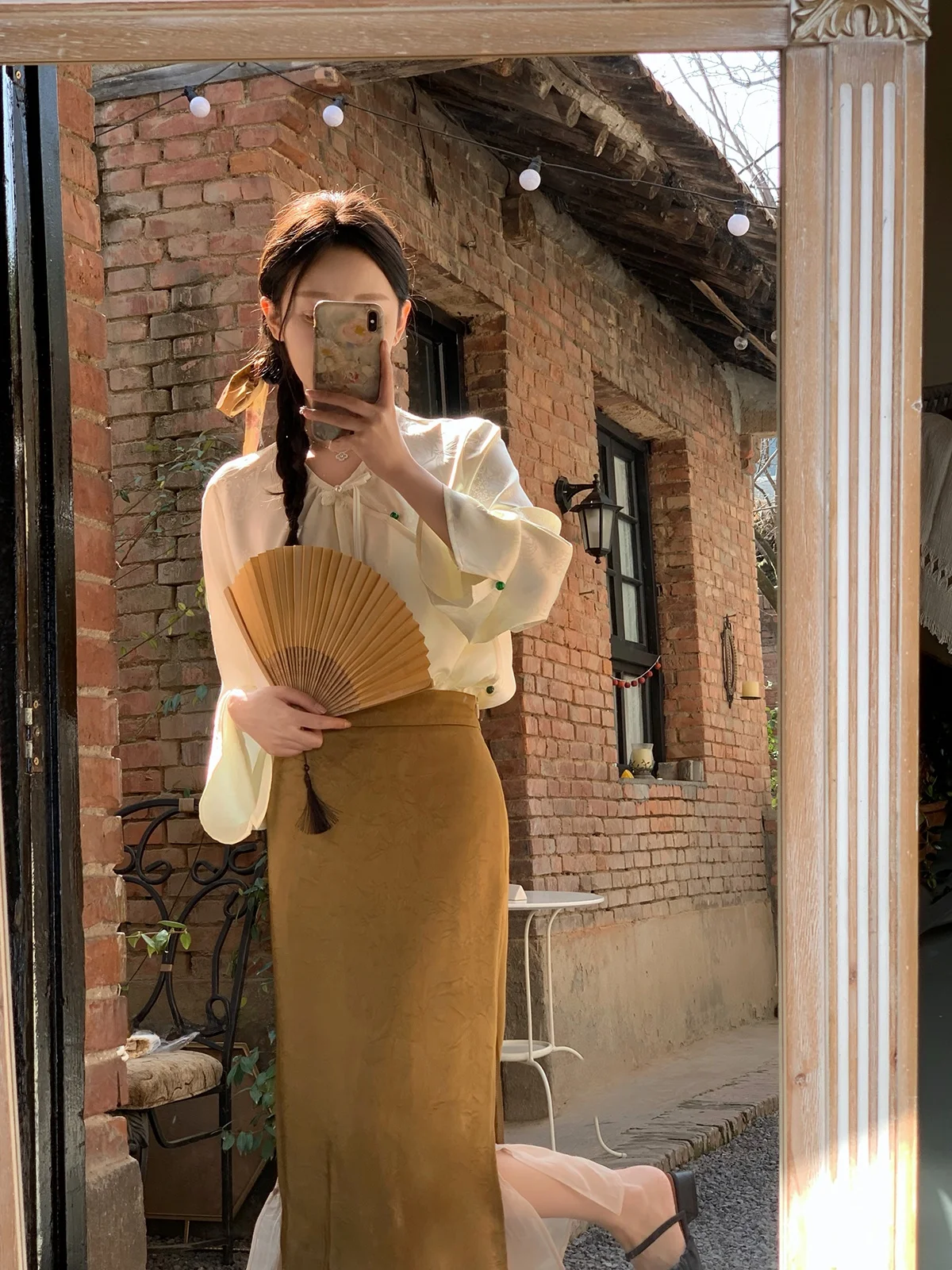 

Комплект из атласной рубашки и юбки Peachcola для женщин 30-х лет, коллекция Весна 2025: Элегантная повседневная деловая одежда
