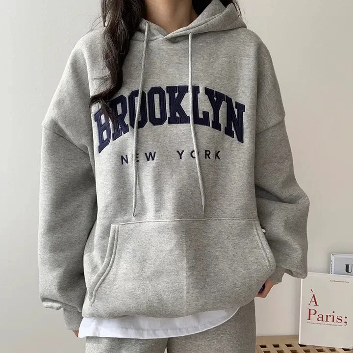 Sudadera con estampado de letras para mujer, jersey de manga larga, holgado, con bolsillo, para invierno, novedad de 2023