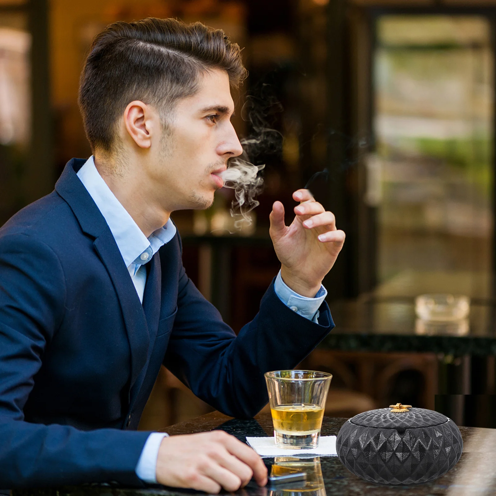 

Table Lidded Ashtray Home Ornament Retro Decor Wear-resistant Chic Creative Cigarette Butt Container Vintage Ornaments