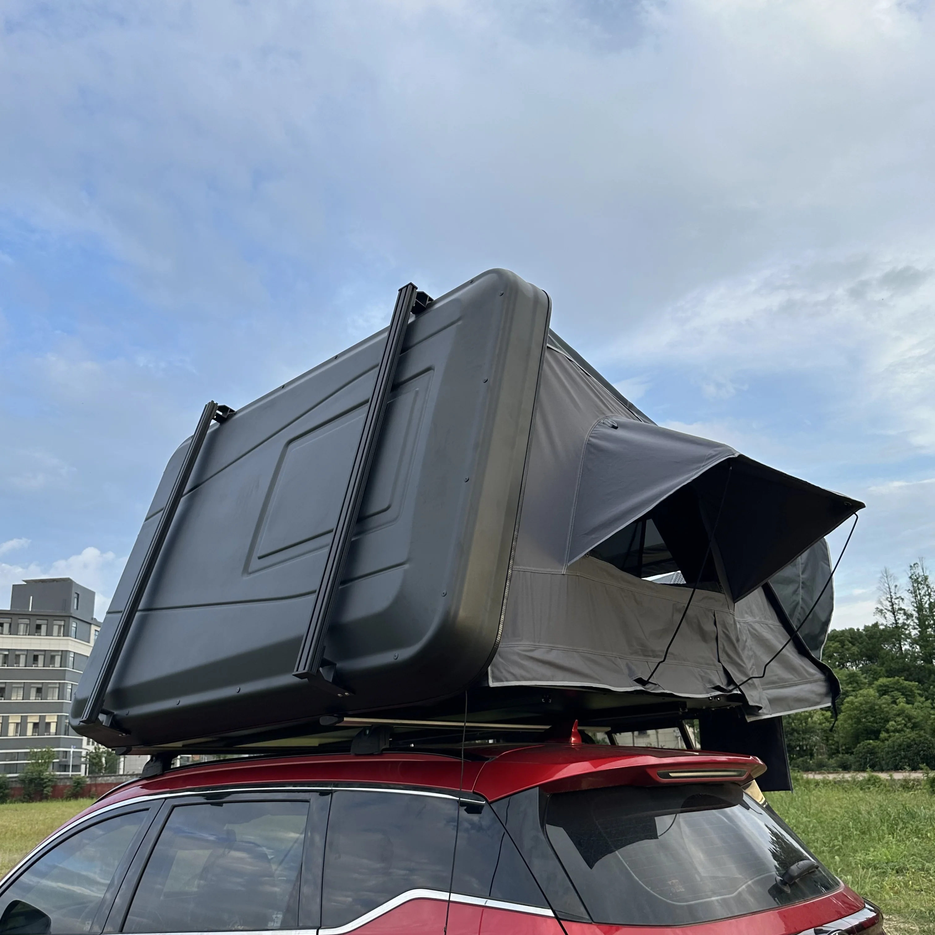 

Factory Directly Supply Nice Price Folding Suv Camping Car Rooftop Aluminum Clam Shell Roof Top Tent