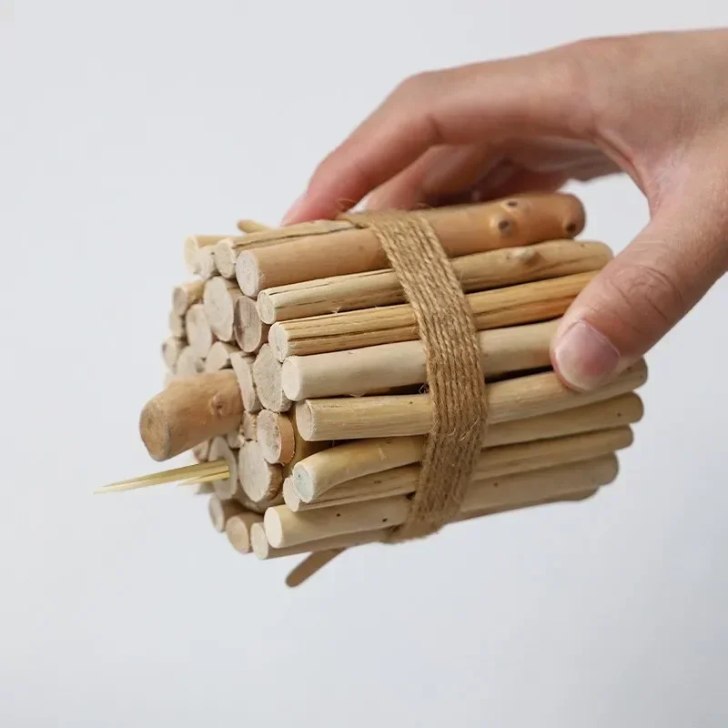Personalized simple solid wood toothpick box, toothpick holder, home restaurant desktop natural log creative gifts