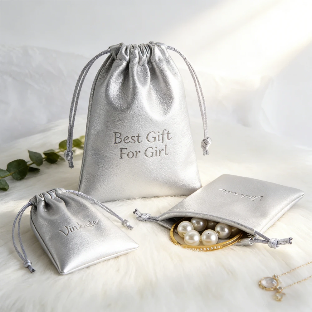 

Персонализированные серебряные кожаные мешочки для украшений с логотипом, подарочные пакеты из ПУ, дорожные упаковочные сумки, мешочки на шнурке для косметики, серег, парфюмерии