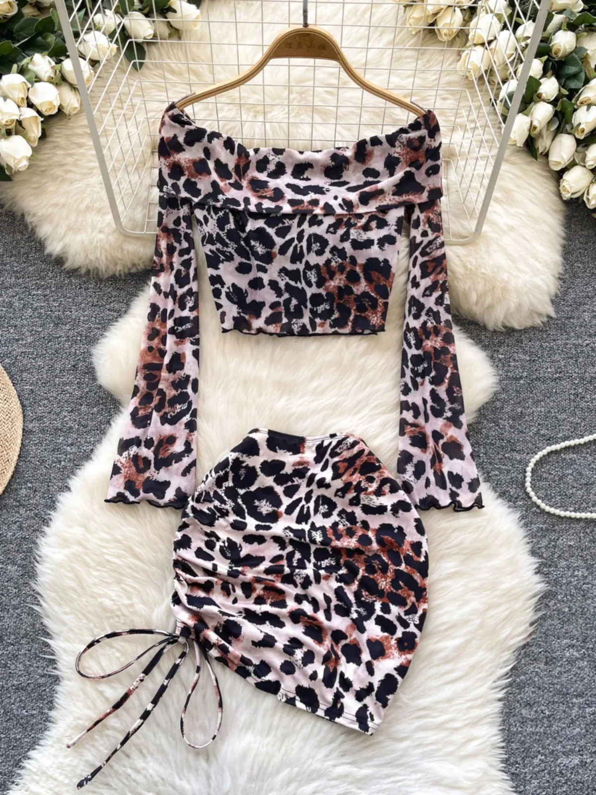 

Foamlina American Sexy Leopard Print Skirt Suit Women's Fall Navel One-word Shoulder Top + Drawstring High Waist Mini Skirt