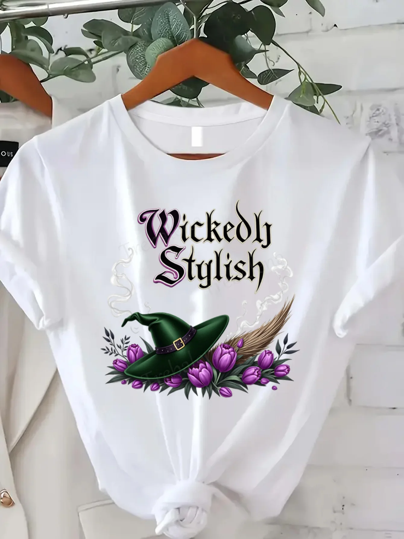 

Футболка с круглым вырезом Wickedly, стильная футболка с шляпой ведьмы, женская футболка больших размеров, модная футболка с короткими рукавами на Хэллоуин, модный повседневный топ