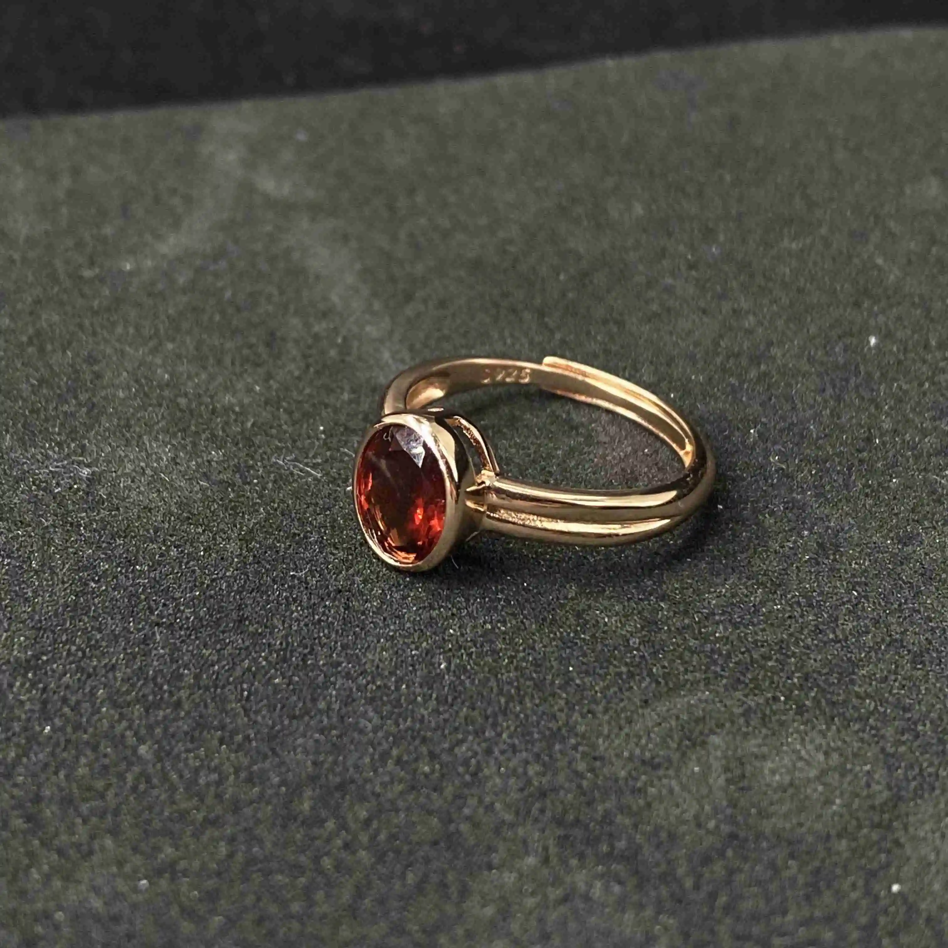Anillo granate, plata 925, apertura regulable, discreto, lujoso "Energy Stone"