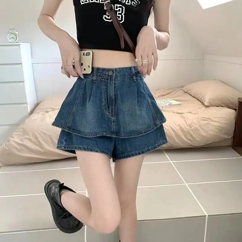 2024 Summer Ruffle Edge High Waist Slim Denim Shorts for Women's New Hong Kong Style Retro Design with Pleated Half Skirt Pants