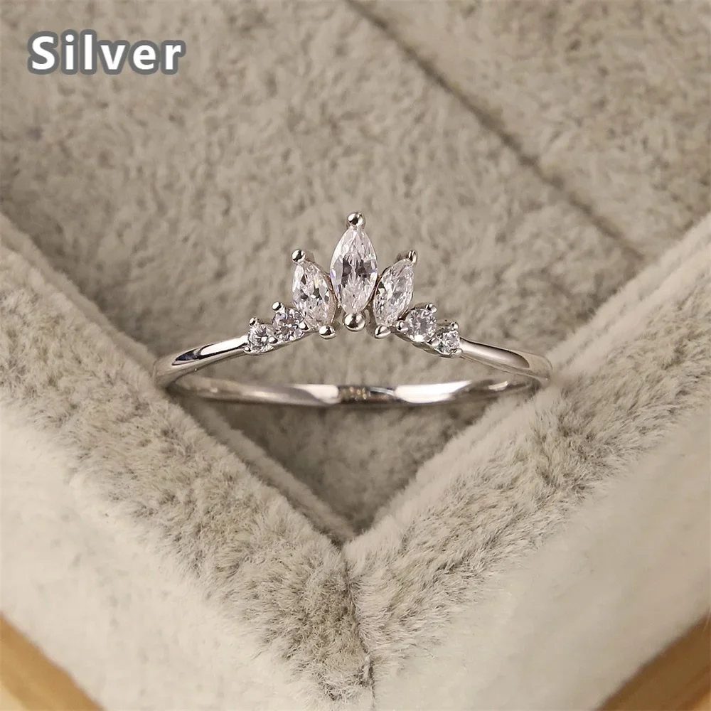 Hot Selling Fashion 925 Pure Silver Simple Ring Platinum Zircon Water Drop Corolla Crystal Ladies Jewelry Ladies Gift