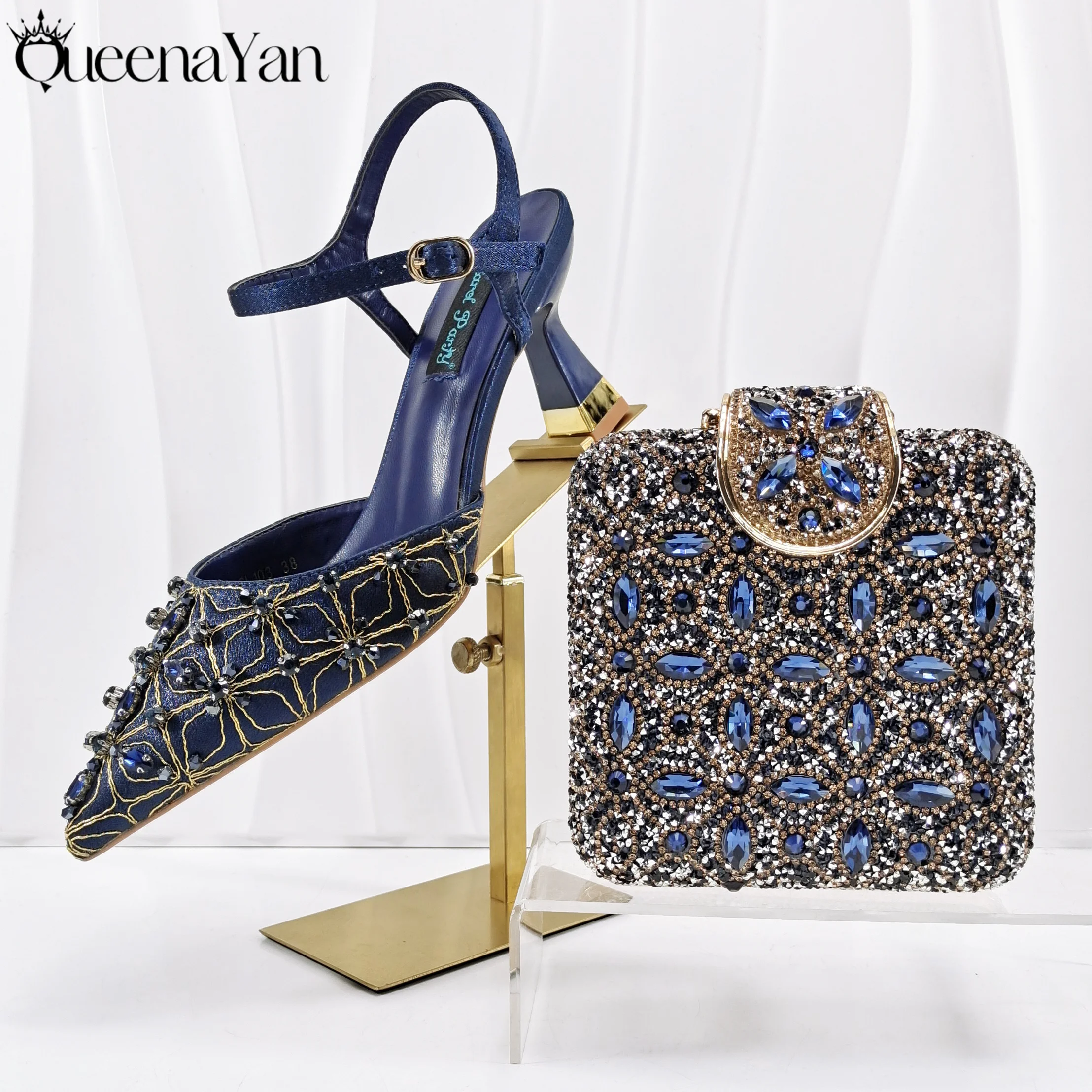 مجموعة أحذية وحقائب QueenaYan أنيقة لامعة وكعب متوسط كحلي مزينة بأحجار الراين الرائعة على شكل ألماس مثالية لحفلات الزفاف #1