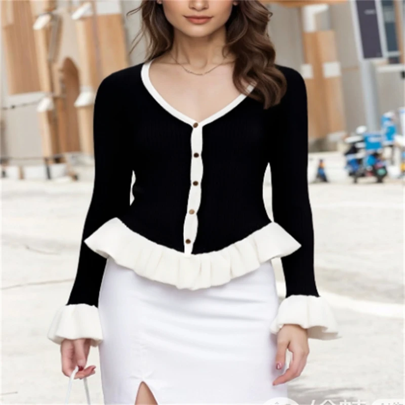 

2025 Autumn Women's Elegant and Fresh Slim-Fit Color-Block Layered Decorative Coat